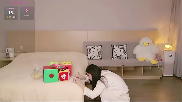 Snapshot of Lucky-baby chatting on 13, 11, 2025 Lucky-baby online show from 13, 11, 2025