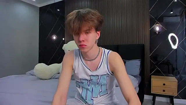 Snapshot of braxiboy chatting on 2, 2, 2025 braxiboy online show from 2, 2, 2025