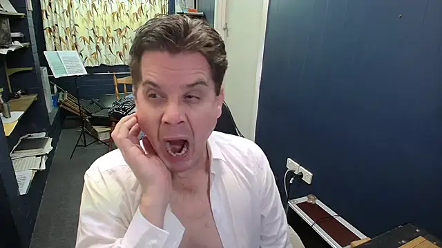 Snapshot of tilobinder chatting on 22, 5, 2026 tilobinder online show from 22, 5, 2026