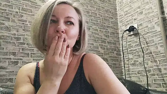 EdithManning online show from 5, 1, 2025