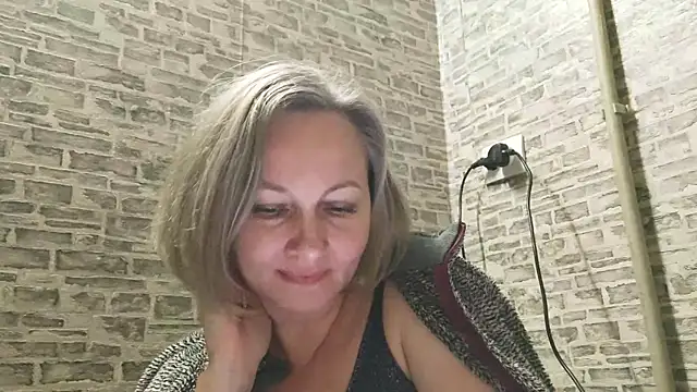 EdithManning online show from 6, 1, 2025
