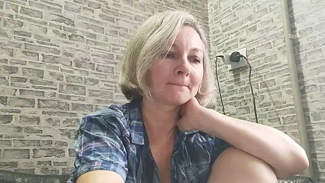 EdithManning online show from 8, 1, 2025