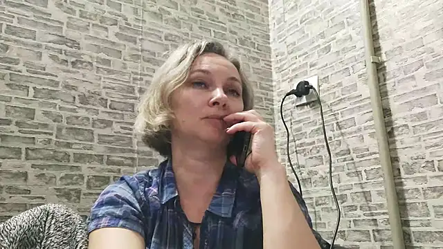 EdithManning online show from 10, 1, 2025