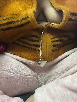 Snapshot of Hot-Anuska chatting on 17, 1, 2025 Hot-Anuska online show from 17, 1, 2025