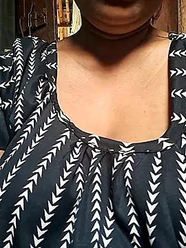 Snapshot of Hot-Anuska chatting on 17, 2, 2025 Hot-Anuska online show from 17, 2, 2025