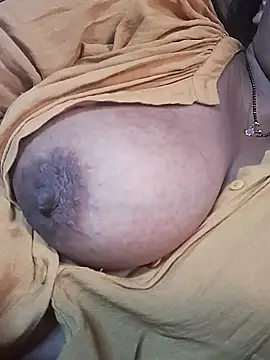 Snapshot of Hot-Anuska chatting on 6, 3, 2025 Hot-Anuska online show from 6, 3, 2025