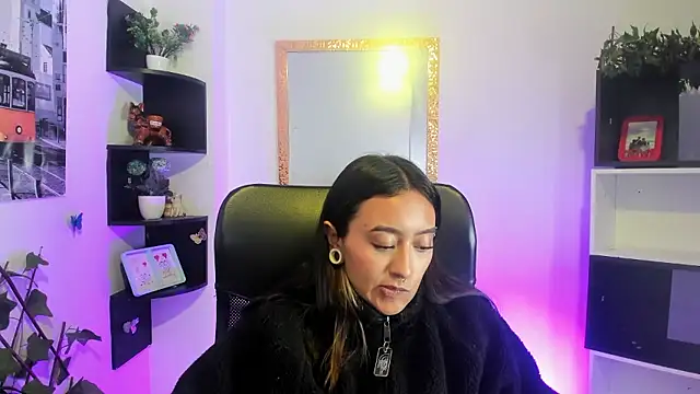 Miaa Thopmson online show from 10, 1, 2026