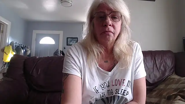 Snapshot of canadiancougar1965 chatting on 26, 1, 2025 canadiancougar1965 online show from 26, 1, 2025
