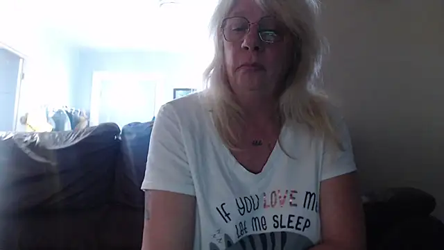 Snapshot of canadiancougar1965 chatting on 26, 1, 2025 canadiancougar1965 online show from 26, 1, 2025