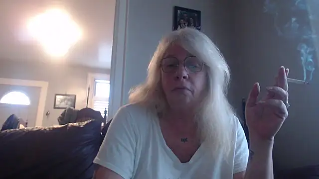 Snapshot of canadiancougar1965 chatting on 16, 2, 2025 canadiancougar1965 online show from 16, 2, 2025