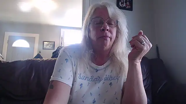 Snapshot of canadiancougar1965 chatting on 8, 3, 2025 canadiancougar1965 online show from 8, 3, 2025