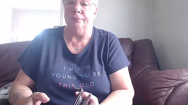 Snapshot of canadiancougar1965 chatting on 21, 10, 2025 canadiancougar1965 online show from 21, 10, 2025