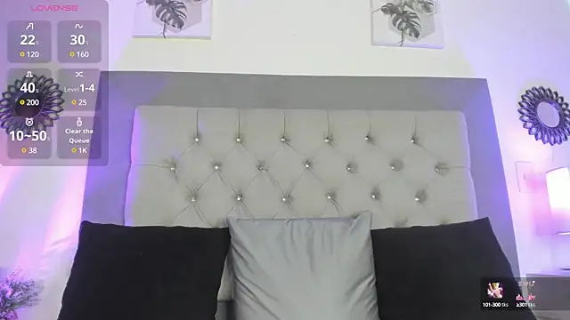 crystal Frost online show from 6, 3, 2025