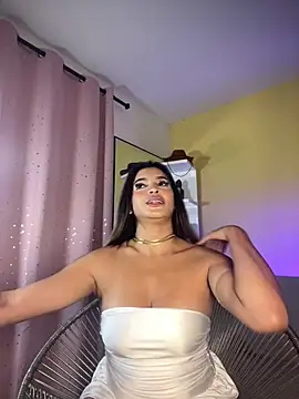 zoey-fox online show from 13, 1, 2025