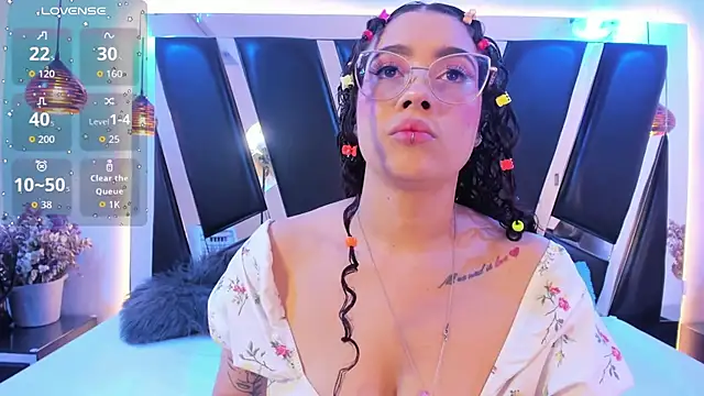 antonelllepiercee online show from 25, 9, 2025