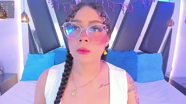 Snapshot of antonelllepiercee chatting on 23, 6, 2026 antonelllepiercee online show from 23, 6, 2026