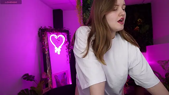 Snapshot of KellyPoter chatting on 9, 4, 2026 KellyPoter online show from 9, 4, 2026