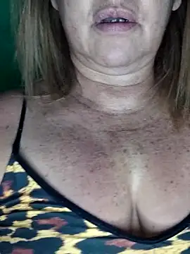 Kasandra Ho online show from 3, 10, 2025