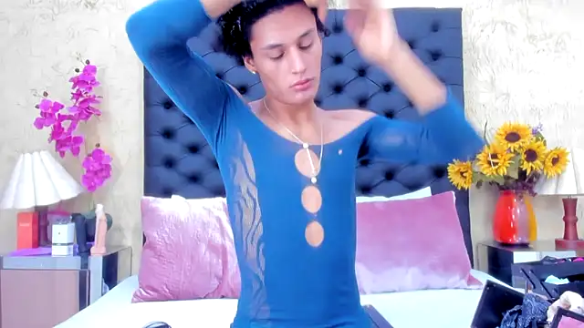 Snapshot of NahomiWhitel chatting on 10, 10, 2025 NahomiWhitel online show from 10, 10, 2025