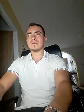 Snapshot of dragon1006 chatting on 5, 1, 2025 dragon1006 online show from 5, 1, 2025