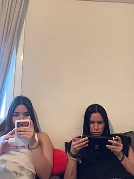 daniniescobarr online show from 15, 4, 2026