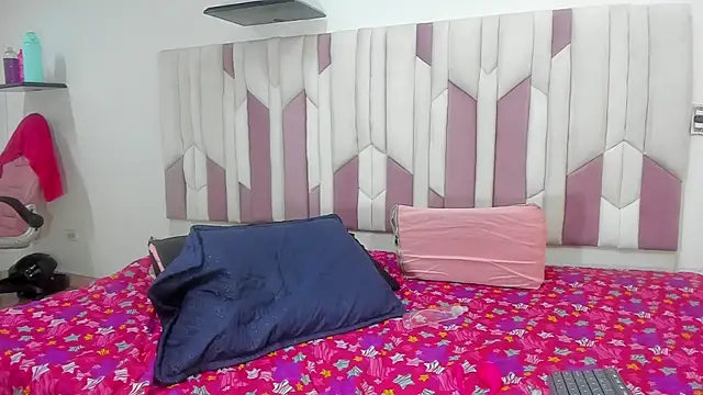 mia stanfort online show from 12, 3, 2025