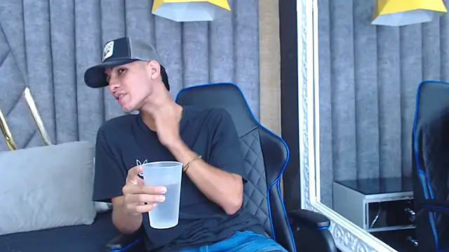 JakeMoxley online show from 8, 2, 2025