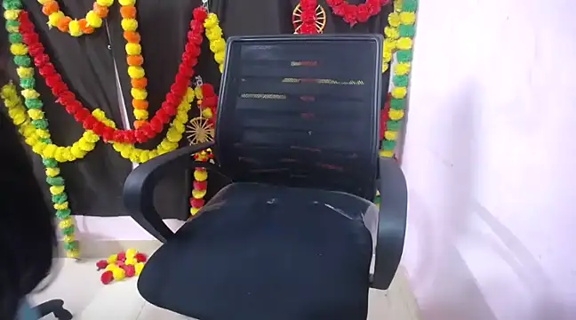 gulabo-Queen online show from 9, 12, 2024