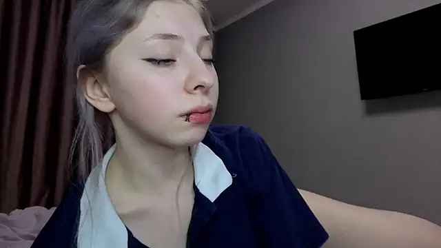 RinnMariko online show from 25, 2, 2025