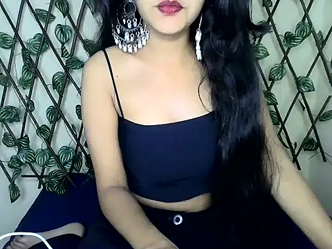 SUZY FROMUS online show from 22, 3, 2025