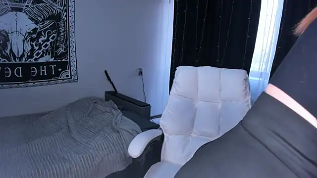 Snapshot of MelissaBryant chatting on 10, 3, 2025 MelissaBryant online show from 10, 3, 2025