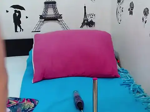 Lunaxx21 online show from 5, 12, 2025