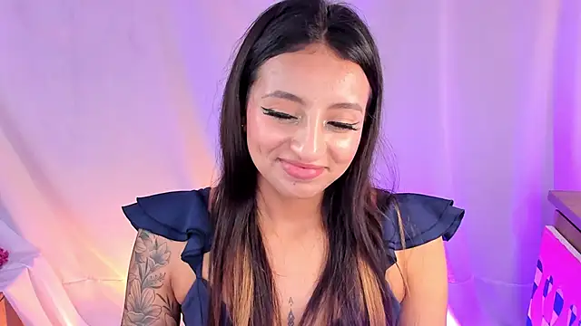 Snapshot of adelarangel chatting on 7, 2, 2025 adelarangel online show from 7, 2, 2025