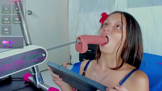 Snapshot of lucy_cooper01 chatting on 11, 12, 2024 lucy cooper01 online show from 11, 12, 2024