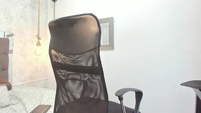 maddy cooper  online show from 4, 12, 2024