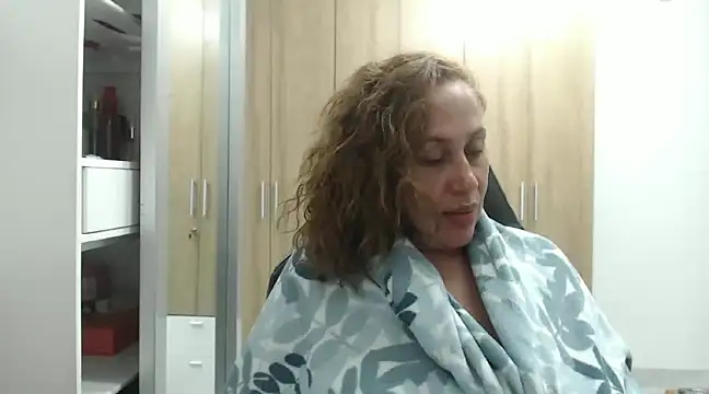 Snapshot of RoxanaLove9 chatting on 7, 3, 2025 RoxanaLove9 online show from 7, 3, 2025