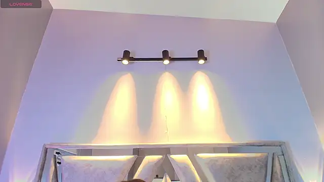 Annie9  online show from 17, 10, 2025