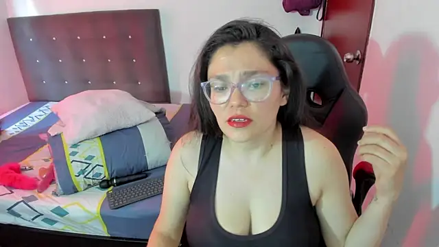 ValeriSimmons online show from 17, 3, 2025