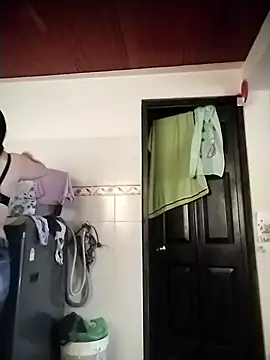 Snapshot of Lucianaferro_ chatting on 27, 11, 2025 Lucianaferro online show from 27, 11, 2025