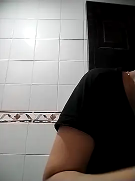 Snapshot of Lucianaferro_ chatting on 1, 4, 2026 Lucianaferro online show from 1, 4, 2026