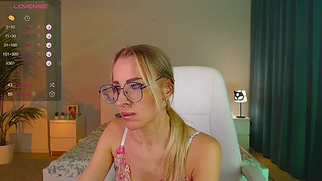 Snapshot of Fay_Dunaway chatting on 9, 2, 2025 Fay Dunaway online show from 9, 2, 2025