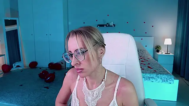 Snapshot of Fay_Dunaway chatting on 11, 2, 2025 Fay Dunaway online show from 11, 2, 2025