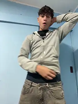 LatinBoysxxx online show from 17, 5, 2026