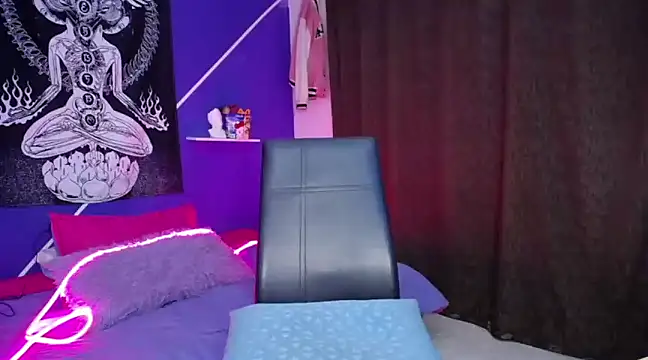 Snapshot of Bad_kitty777 chatting on 19, 12, 2024 Bad kitty777 online show from 19, 12, 2024