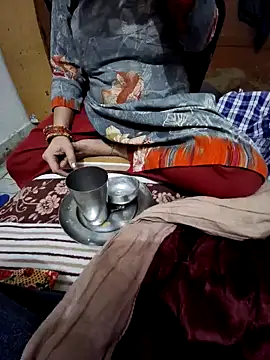 Snapshot of menakshiiikaur chatting on 15, 12, 2024 menakshiiikaur online show from 15, 12, 2024