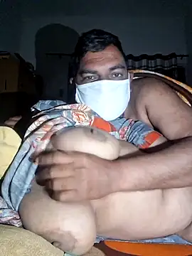 Snapshot of menakshiiikaur chatting on 8, 3, 2025 menakshiiikaur online show from 8, 3, 2025