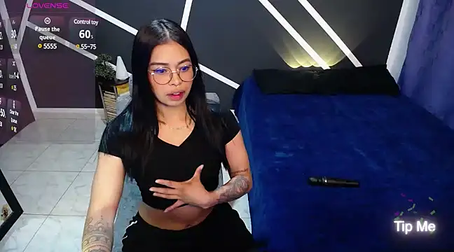 Snapshot of squirtyn_girl3 chatting on 2, 12, 2024 squirtyn girl3 online show from 2, 12, 2024
