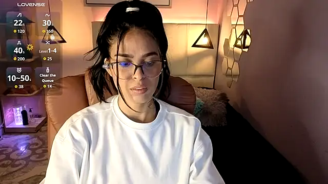 AlessiaVal  online show from 2, 10, 2025