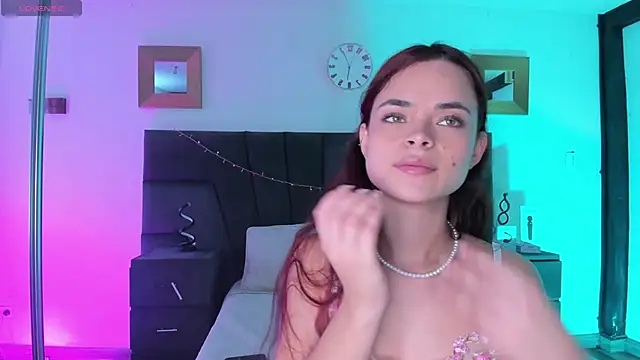 HannaRhodes online show from 6, 1, 2025