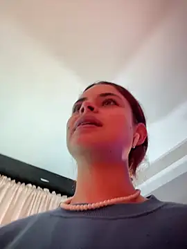 HannaRhodes online show from 10, 1, 2025